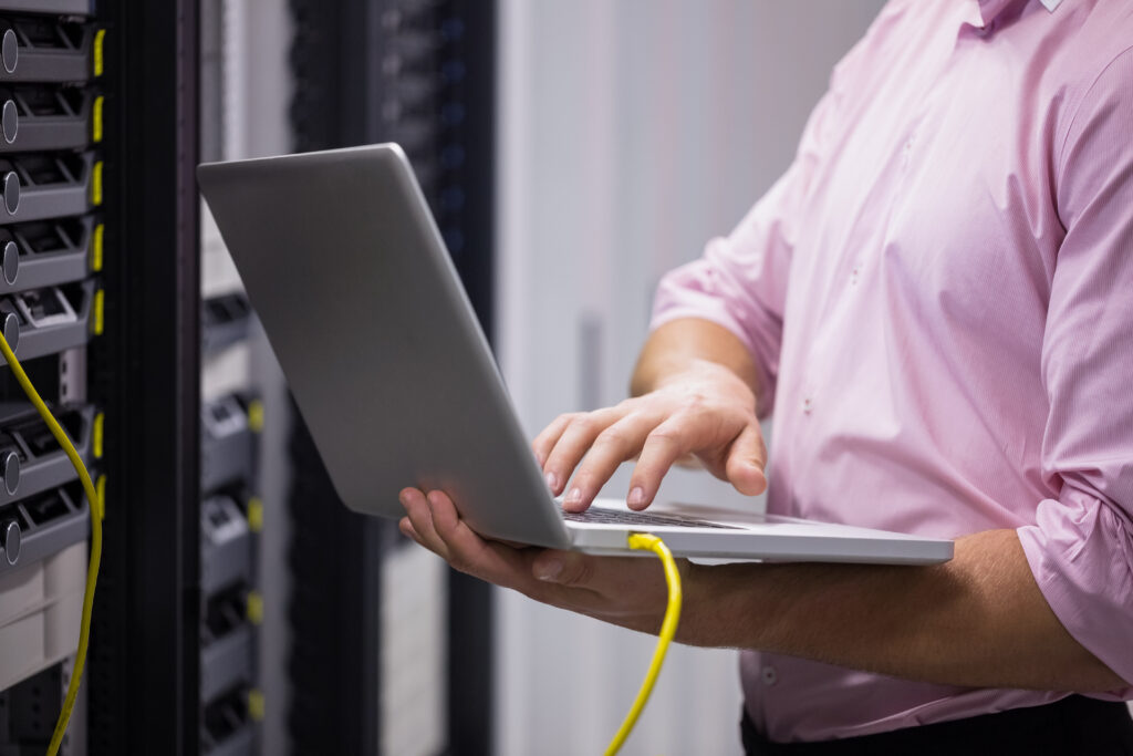 Carreira em redes: áreas de atuação, funções e oportunidades em alta