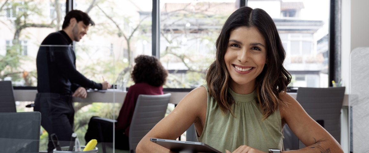 middle-aged-hispanic-business-people