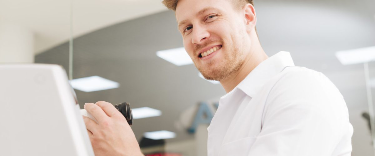 portrait-male-optometrist