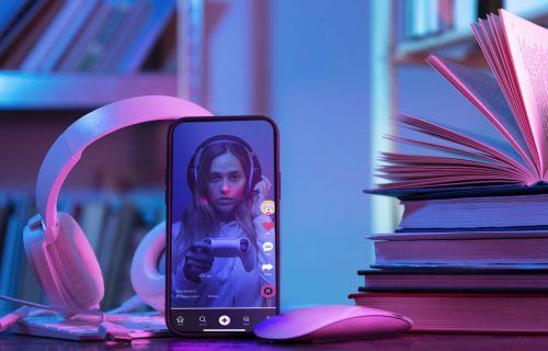 still-life-books-versus-technology (1)